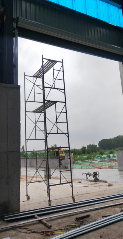 济南厂房电动卷帘门施工现场